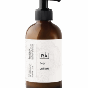 En naturlig kroppskrem som mykgjør og pleier huden. Sirkulasjonsfremmende og stimulerende rosmarin, skogsoljer og lavendel for vitalitet og glød.