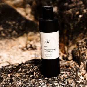 parfymefri shampo med naturbakgrunn