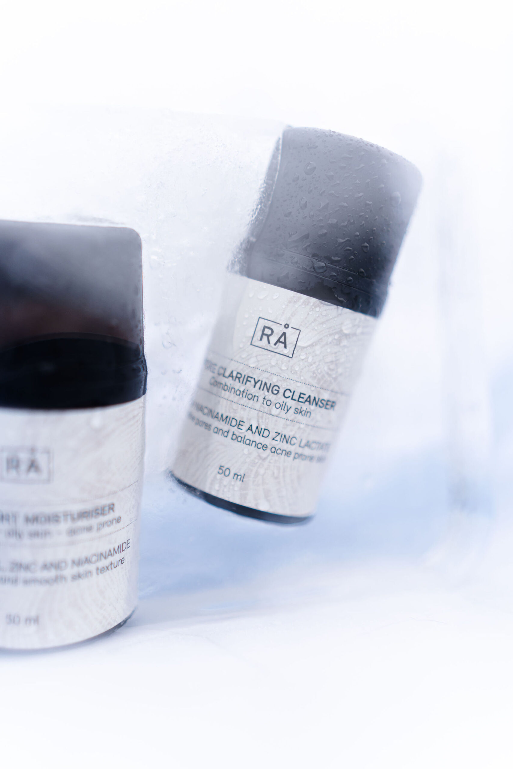 rens med niacinamide og sink miljøbilde isbiter