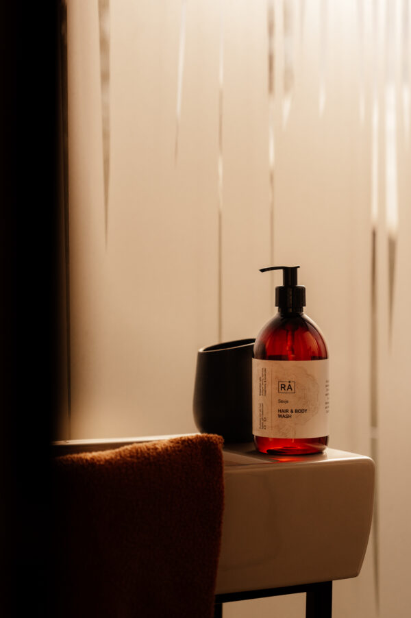 RÅ skincare såpe på Furu speilglasshytter