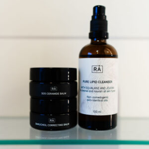 Bakuchiol correcting balm sammen med Sos ceramide balm og pure lipid cleanser på baderomshyllen