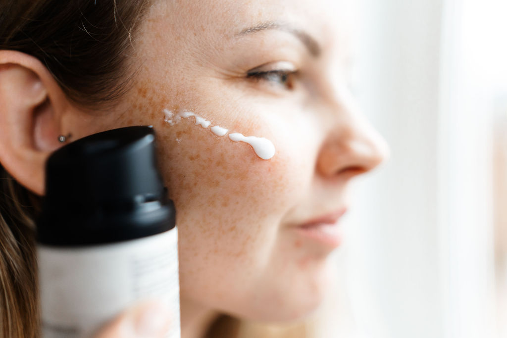 3 vaner for å redusere hevelse rundt øyepartiet