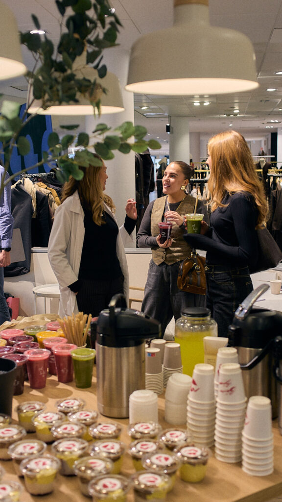 Pressefrokost med god mat og samtaler om fersk hudpleie