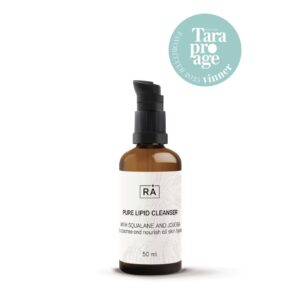 Bilde av prisvinnende pure lipid cleanser sammen med vinner logo fra Tara pro age
