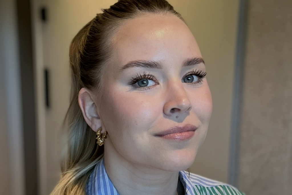 Potrettbilde av laura som deler sin erfaring med perioral dermatitt